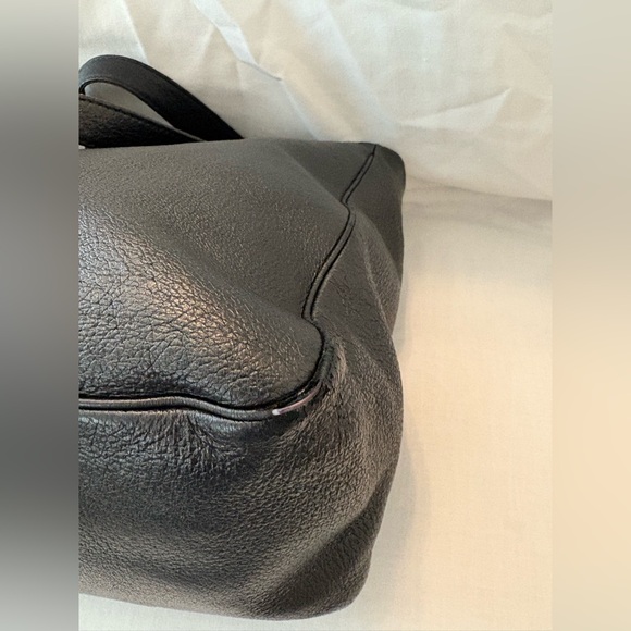 Kate Spade New York black leather shoulder bag very soft quality leather - Picture 6 of 11